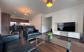 Modern 2Br 2Ba Apt Wparking Sleeps 6 Comfortably